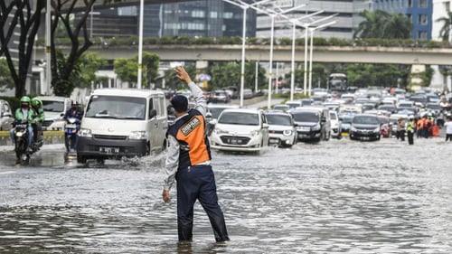 Banjir di Jakarta Bertambah Jadi 69 Titik, Cawang Terendam 2 Meter