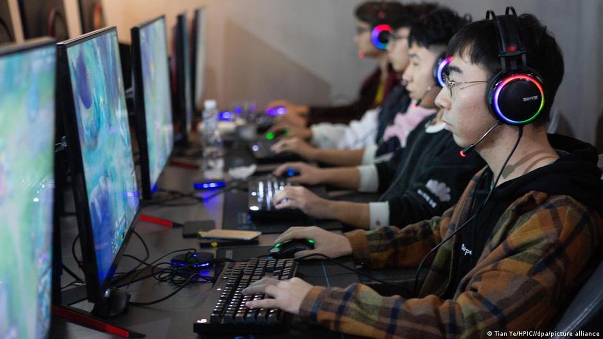 China Resmi Batasi Limit T0p-up Game Online