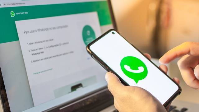 10 Tips Agar Chat WhatsApp Web Blur dan Tak Diintip Orang Lain
