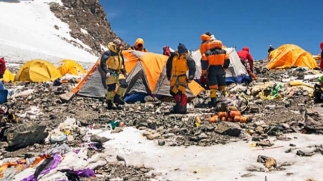 Nepal Bebersih Gunung Everest Segera Angkut 10 Ton Sampah dan 5 Mayat