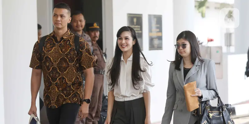 Sandra Dewi Tebar Senyum Lagi Usai Diperiksa Kejagung