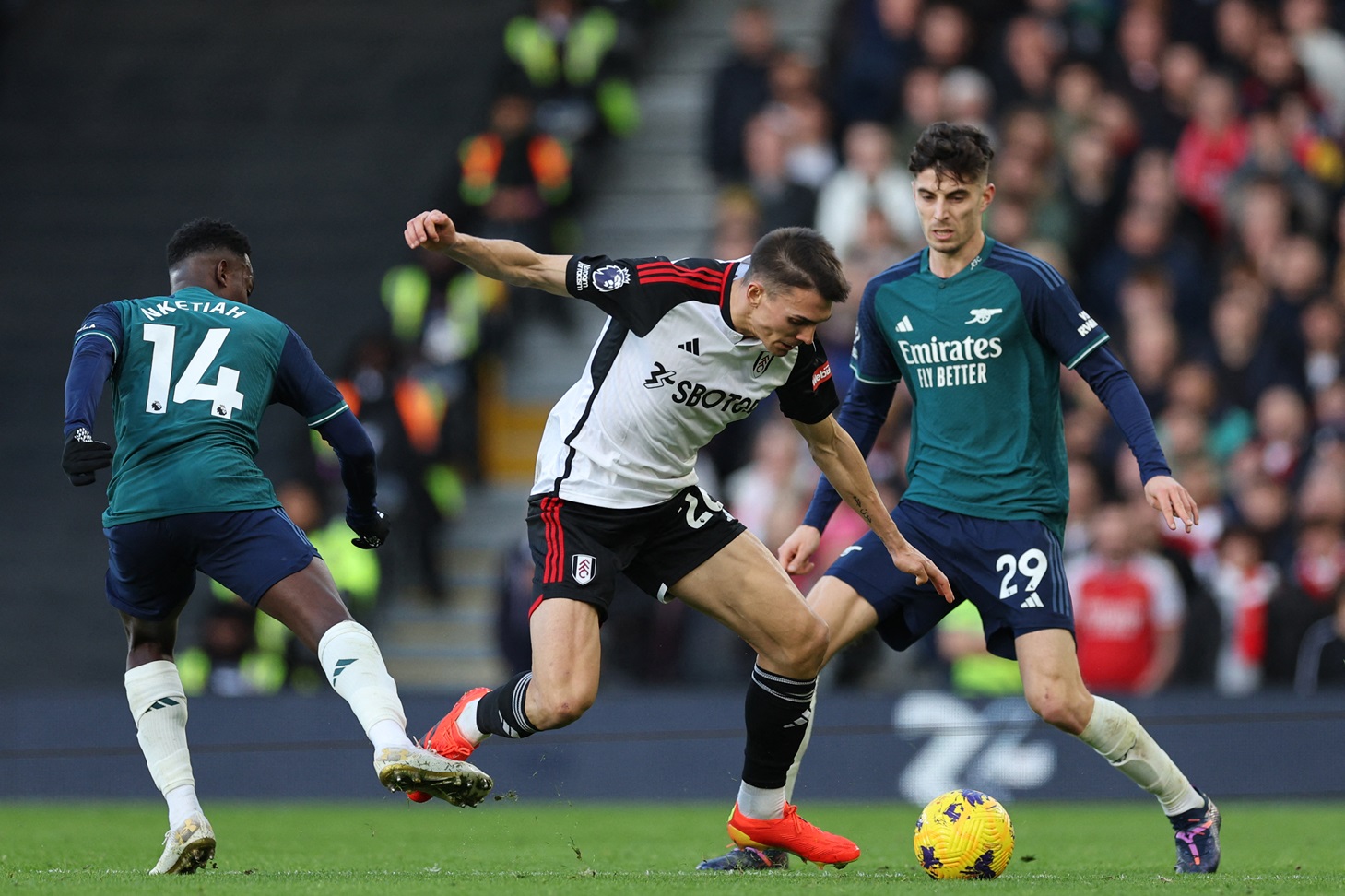 Prediksi Lengkap Fulham vs Arsenal EPL 2024-2025