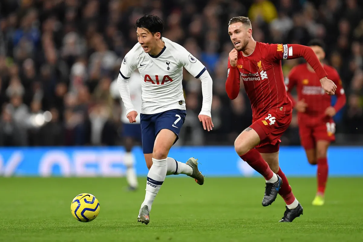 Prediksi Lengkap Tottenham vs Liverpool Carabao Cup 2025